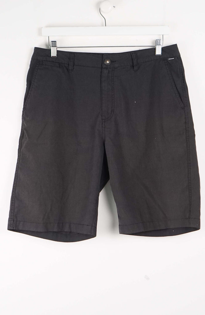VINTAGE QUIKSILVER SHORTS W34