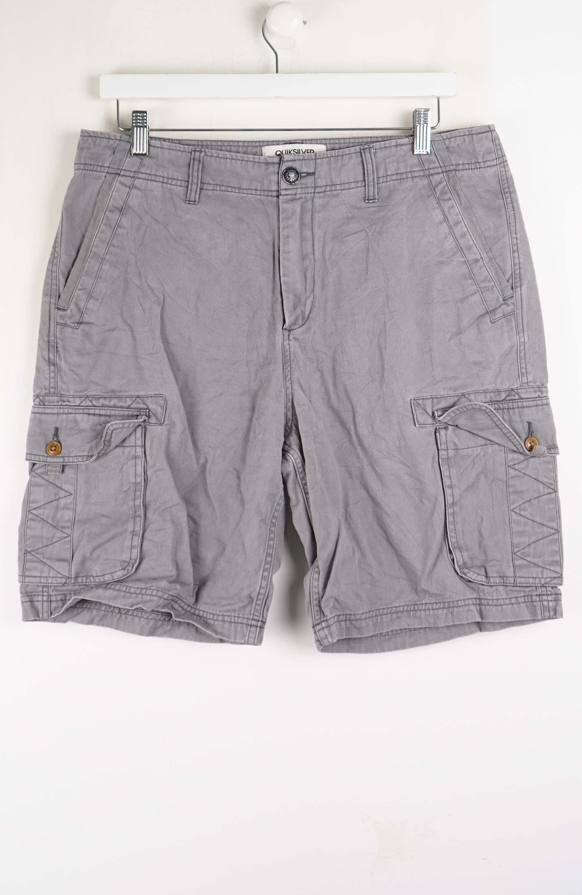 VINTAGE QUIKSILVER CARGO SHORTS W35