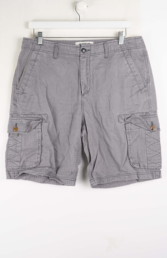 VINTAGE QUIKSILVER CARGO SHORTS W35