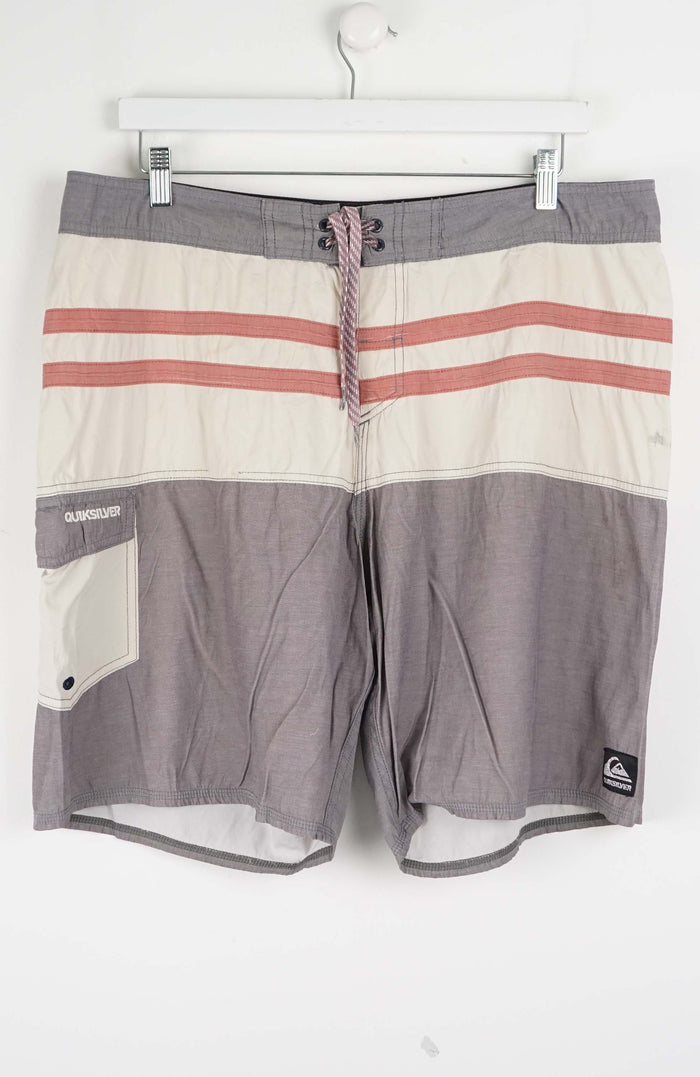 VINTAGE QUIKSILVER SHORTS W36