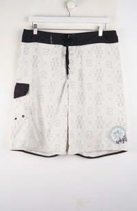 VINTAGE QUIKSILVER BOARD SHORTS W38