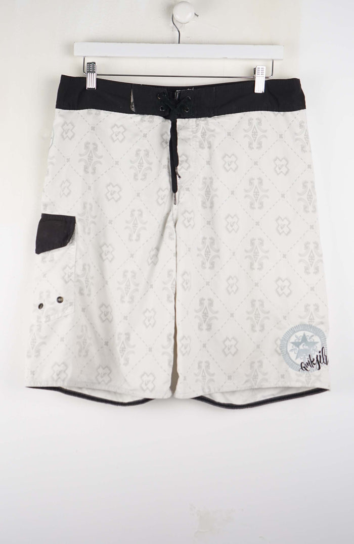VINTAGE QUIKSILVER BOARD SHORTS W38