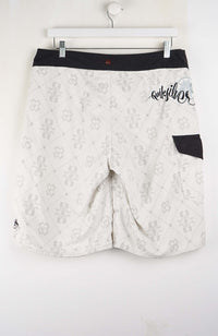 VINTAGE QUIKSILVER BOARD SHORTS W38