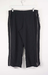 VINTAGE REEBOK 3/4 TRACK PANT SHORTS (XL)