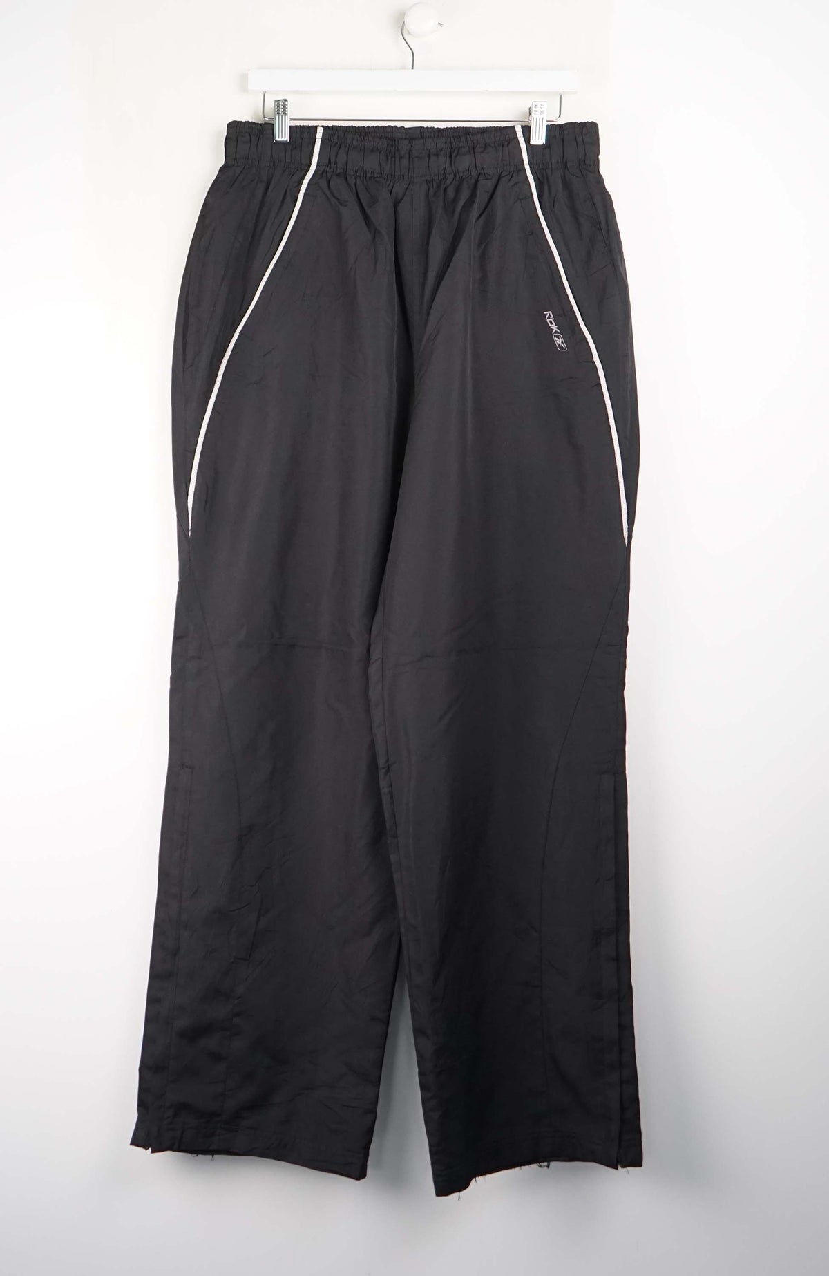VINTAGE REEBOK TRACK PANTS (L)