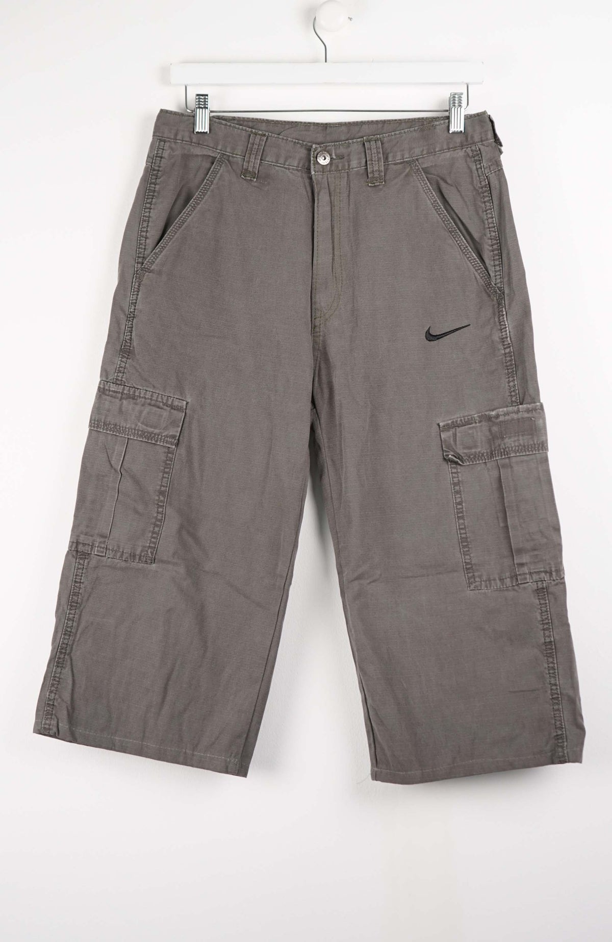 VINTAGE REWORK CARGO CAPRI SHORTS W32