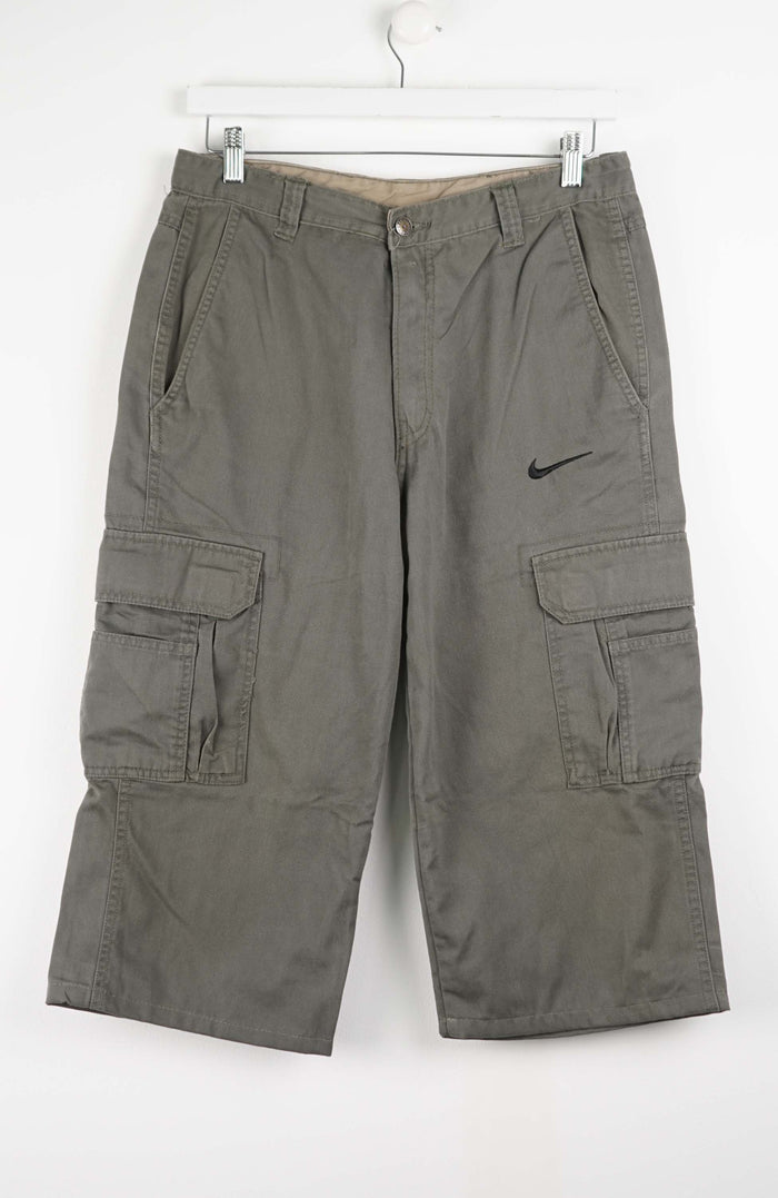 VINTAGE REWORK CARGO CAPRI SHORTS W32