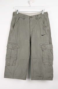 VINTAGE REWORK CARGO CAPRI SHORTS W33