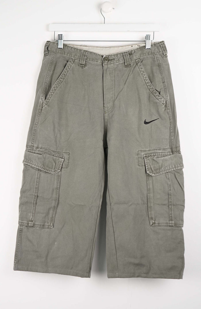 VINTAGE REWORK CARGO CAPRI SHORTS W33
