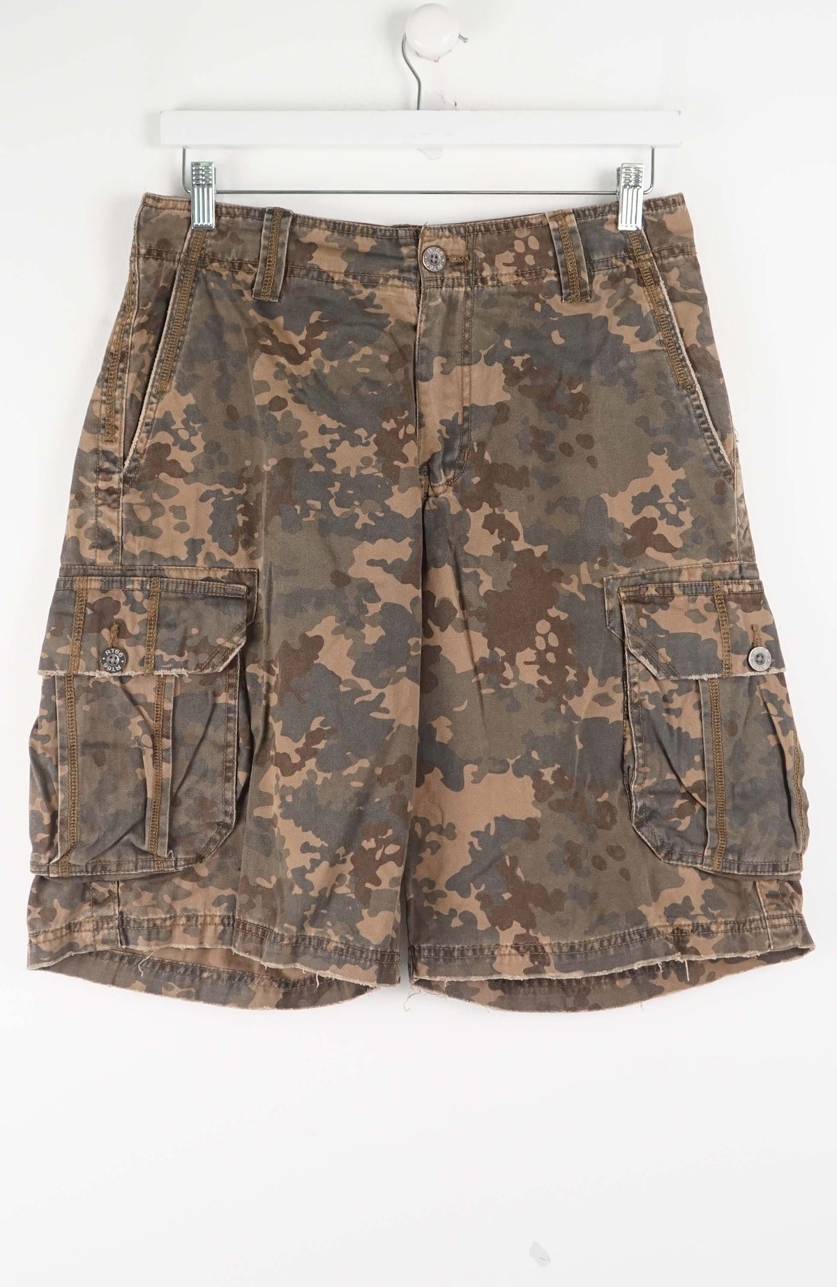 VINTAGE ROUTE66 CAMO CARGO SHORTS W30