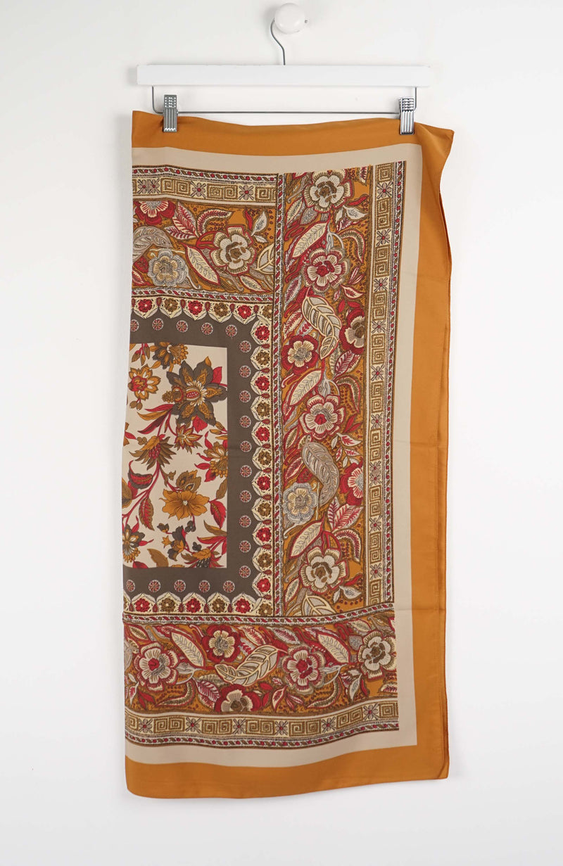 VINTAGE SCARF