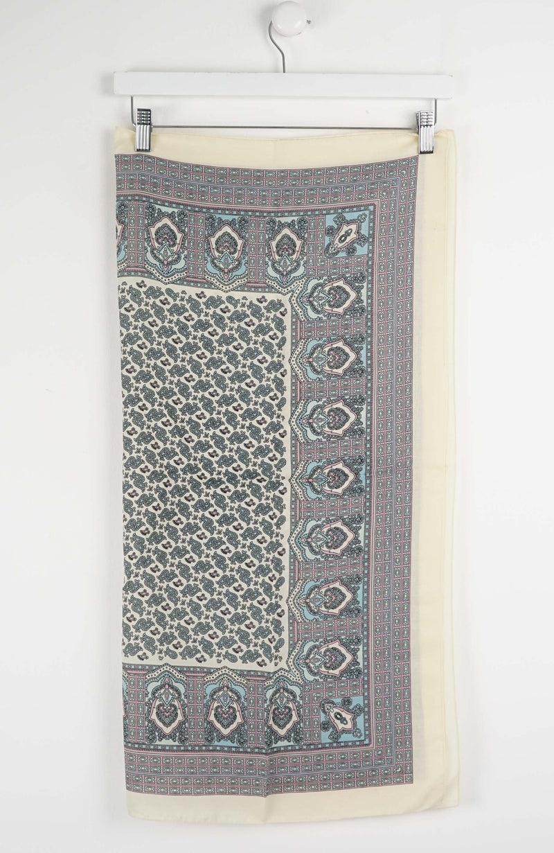 VINTAGE SCARF