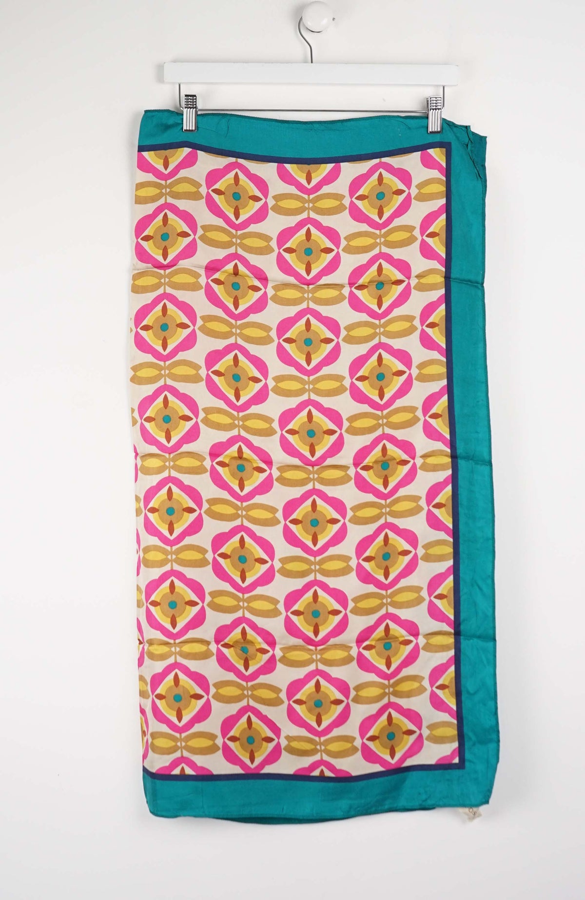 VINTAGE SCARF
