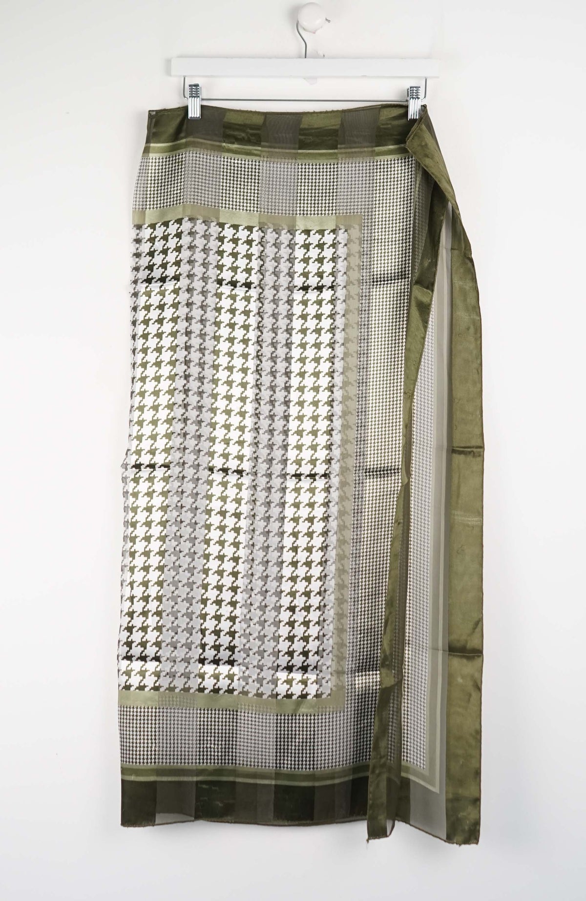 VINTAGE SCARF