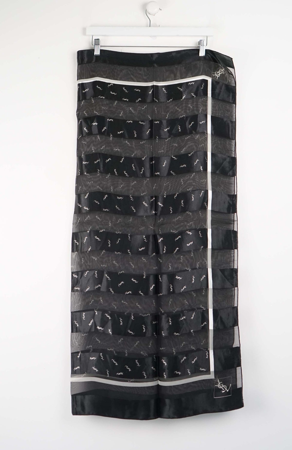 VINTAGE SCARF