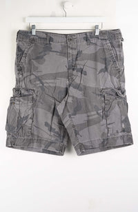 VINTAGE CAMO CARGO SHORTS W36