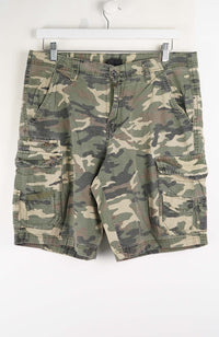 VINTAGE CAMO CARGO SHORTS W33