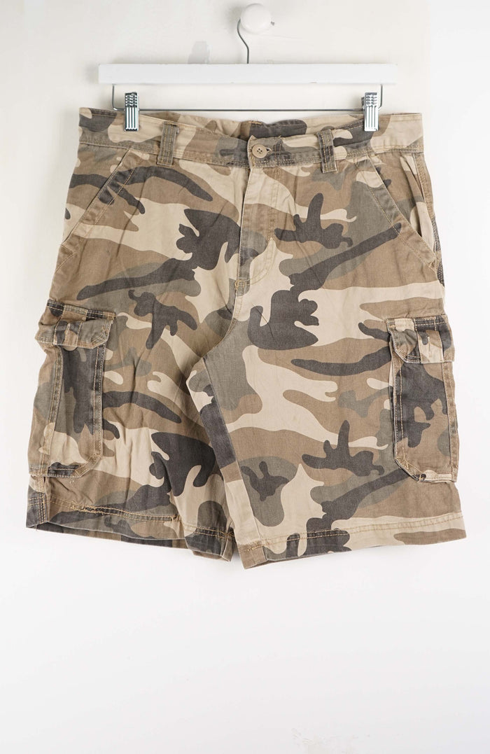 VINTAGE CAMO CARGO SHORTS W34