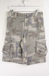 VINTAGE CAMO CARGO SHORTS W33