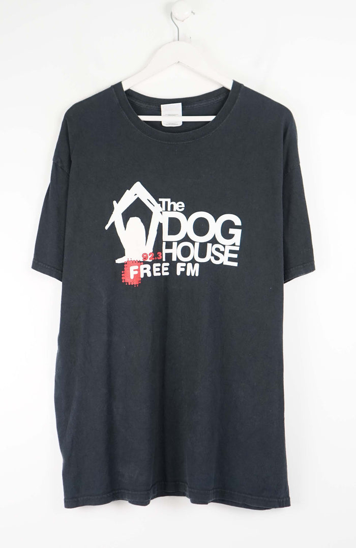 VINTAGE DOG HOUSE FM RADIO SUBWAY EAT FRESH T-SHIRT (XL)