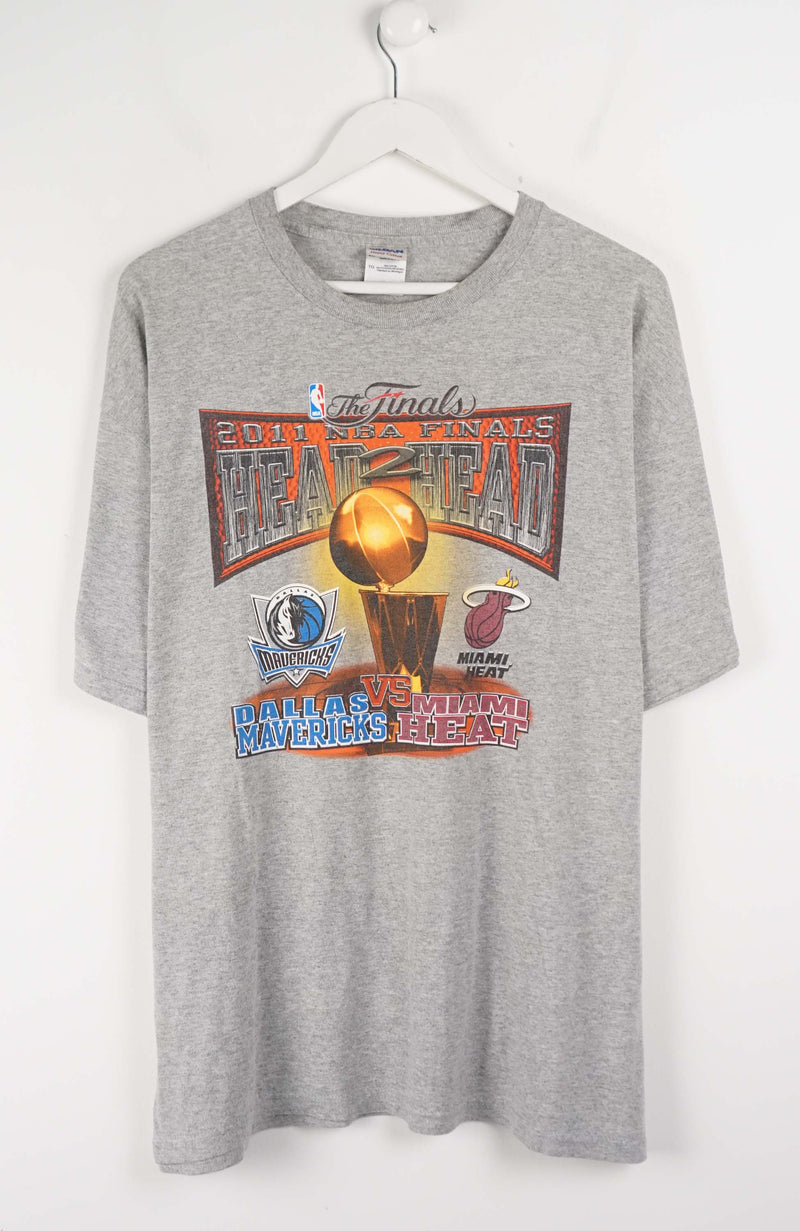 VINTAGE NBA FINALS MAVERICKS VS HEAT T-SHIRT (XL)