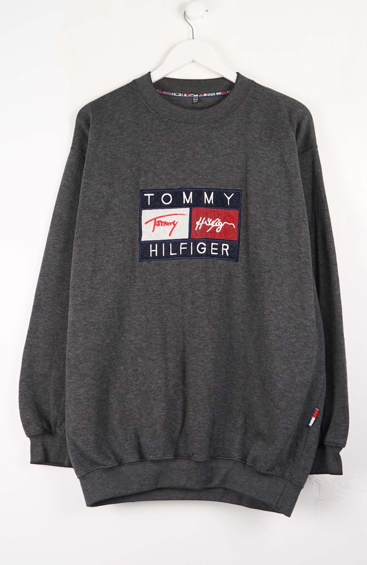VINTAGE TOMMY HILFIGER SWEATER (XL)