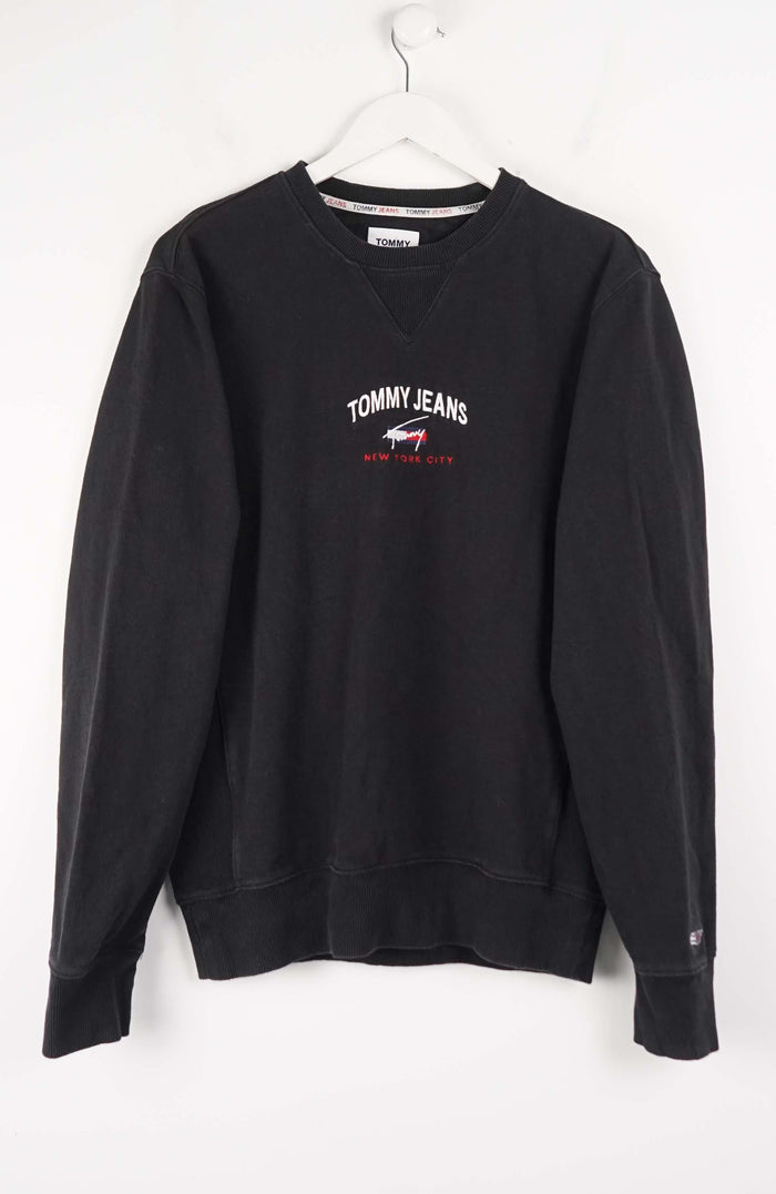 VINTAGE TOMMY JEANS SWEATER (S)