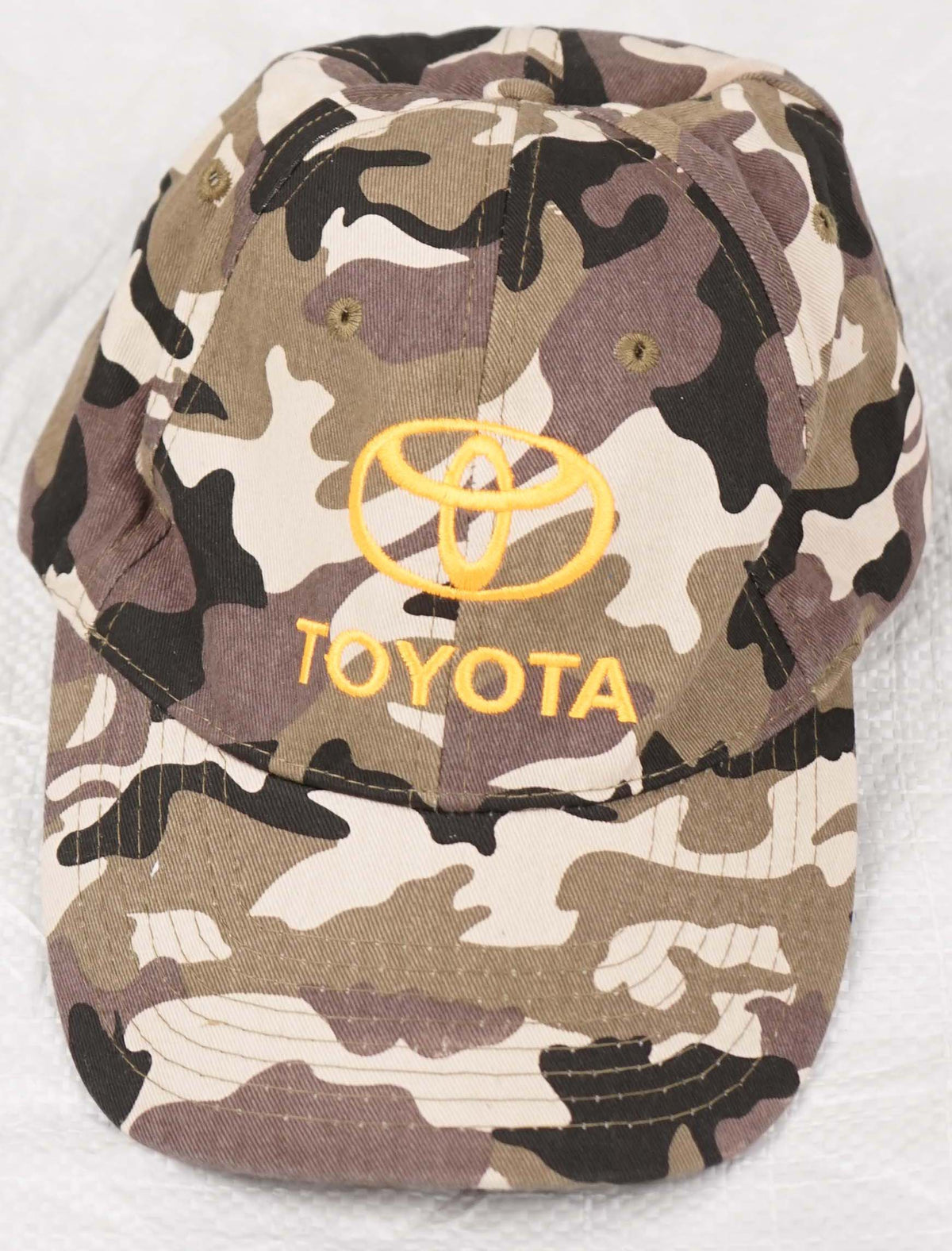 VINTAGE TOYOTA CAMO HAT