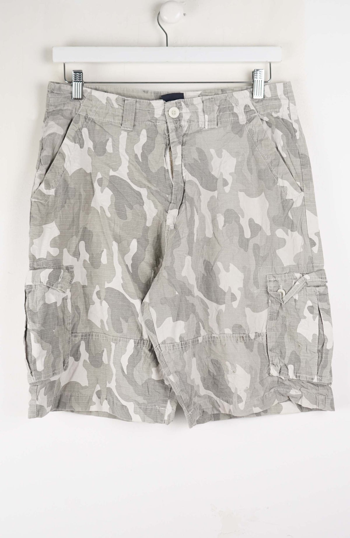 VINTAGE CAMO CARGO SHORTS W30