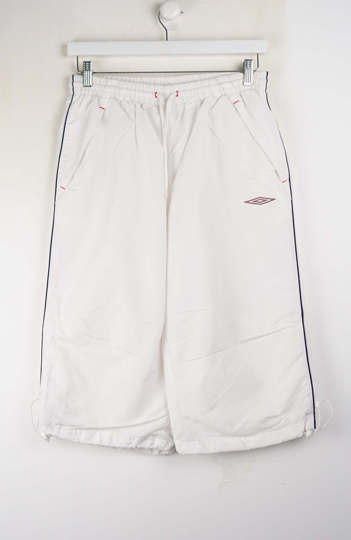 VINTAGE UMBRO 3/4 TRACK PANT SHORTS (S)