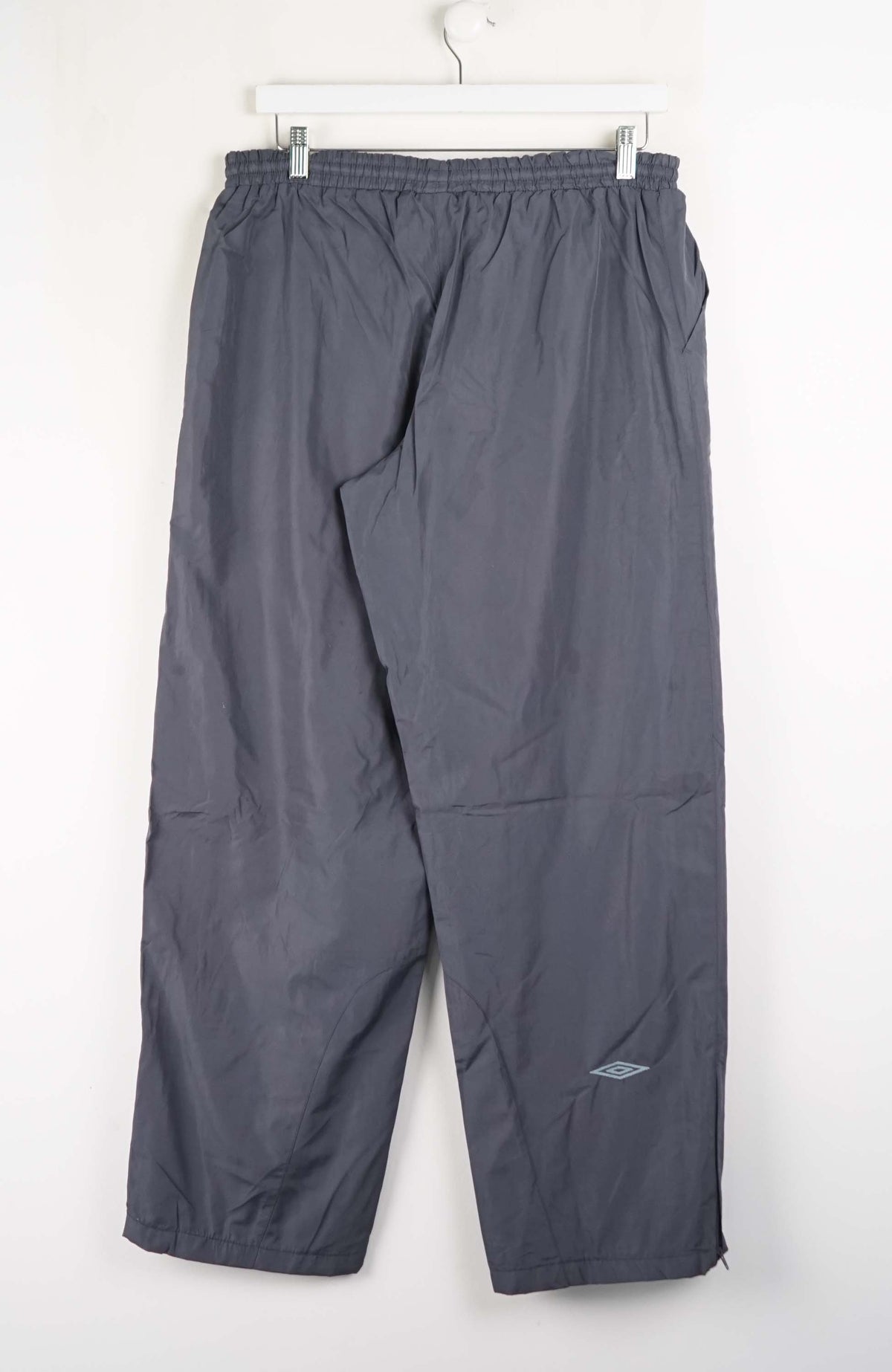 VINTAGE UMBRO TRACK PANTS (M)