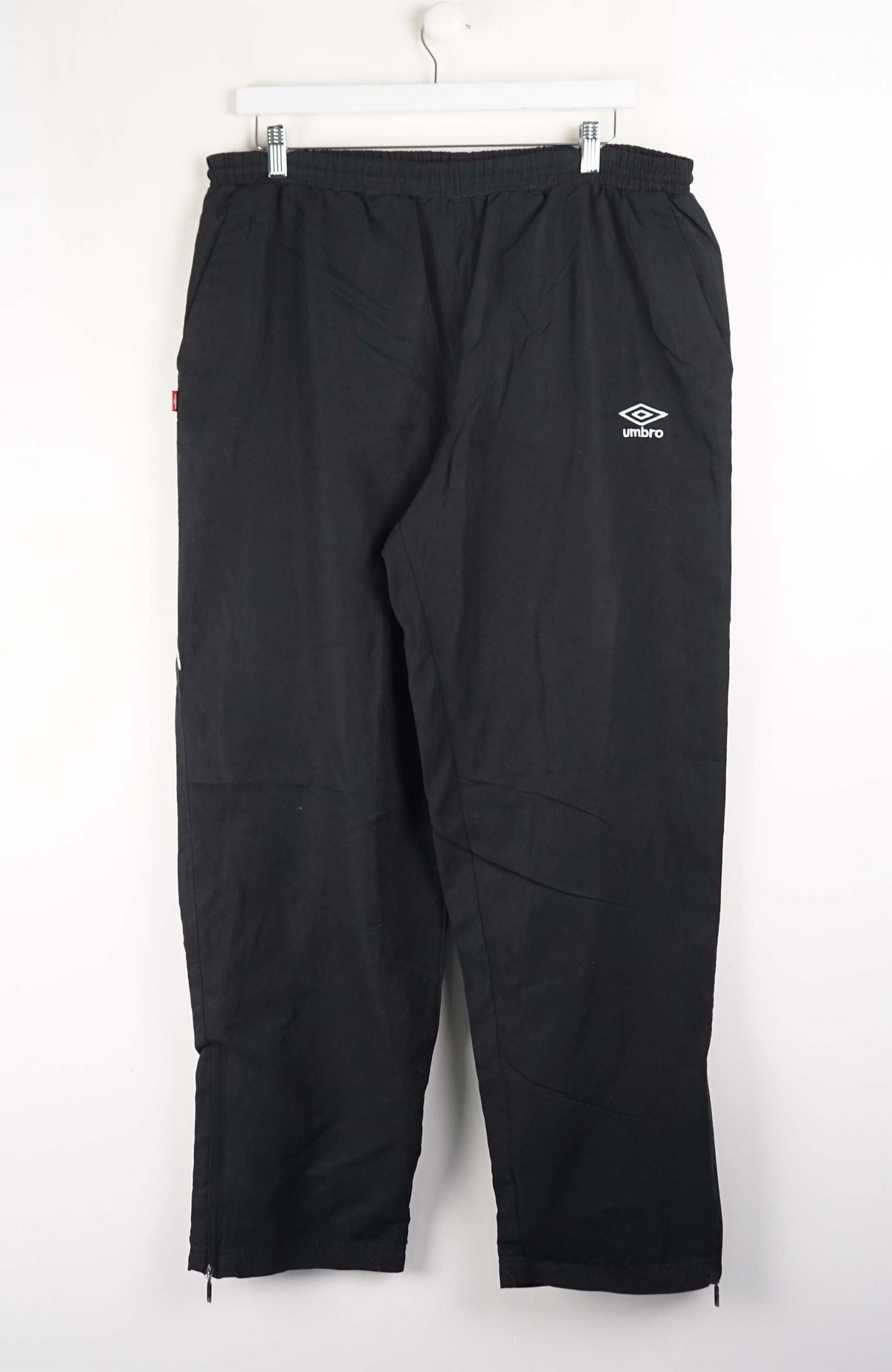 VINTAGE UMBRO TRACK PANTS (XL)