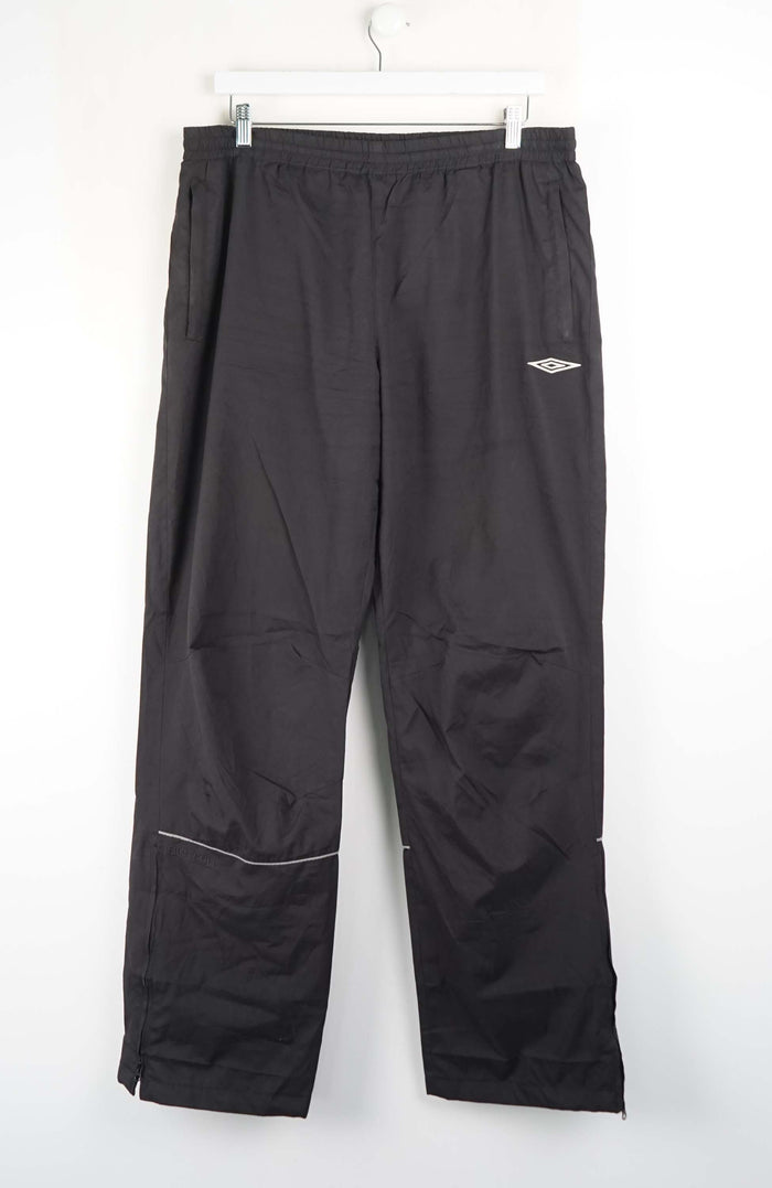 VINTAGE UMBRO TRACK PANTS (XL)