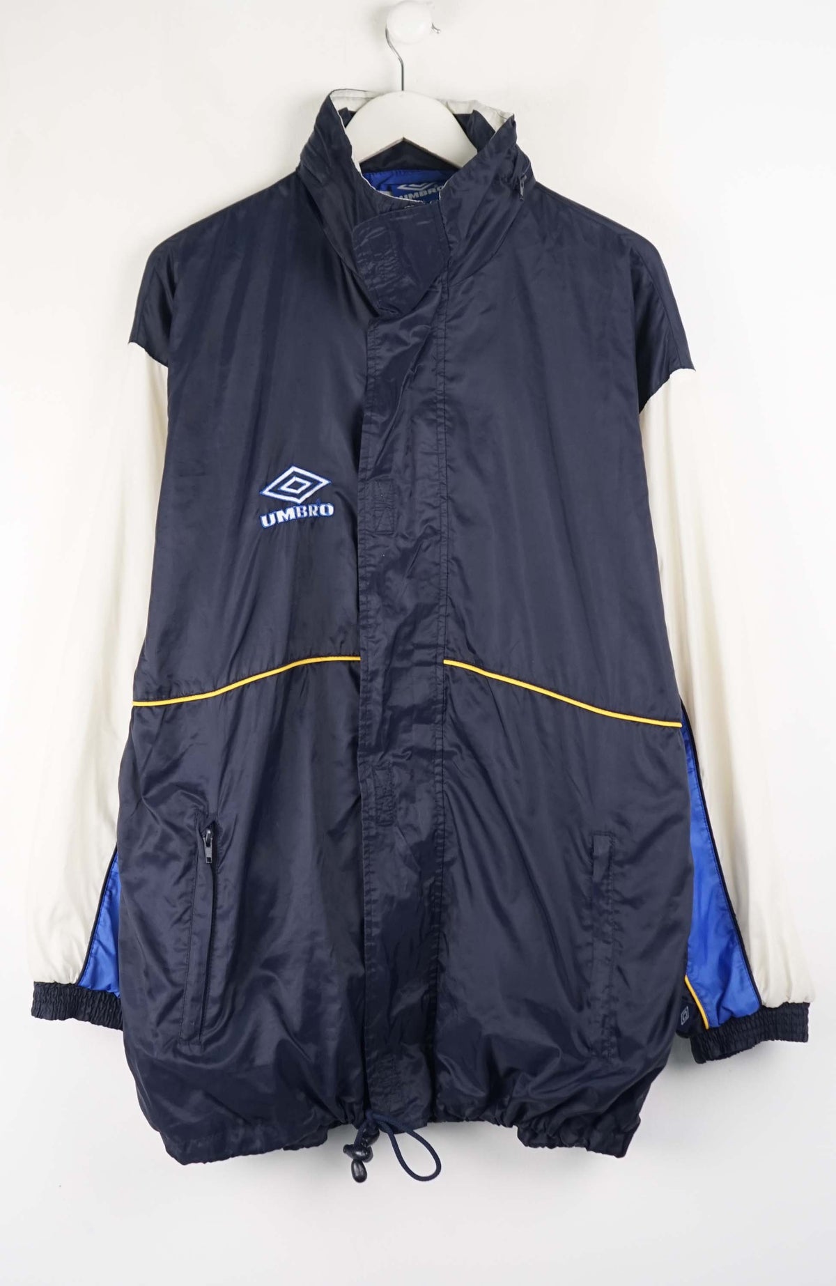 VINTAGE UMBRO WINDBREAKER (XL)