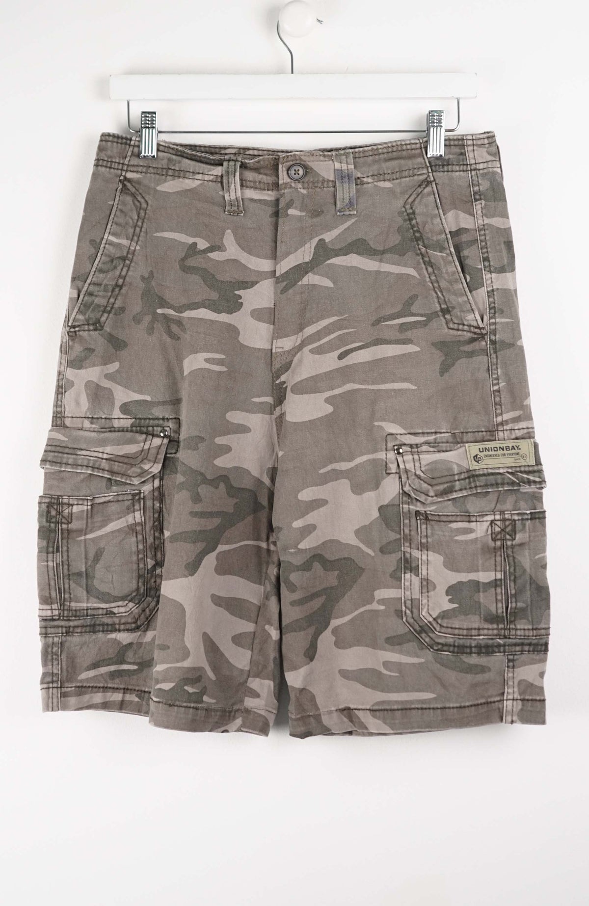 VINTAGE CAMO CARGO SHORTS W32