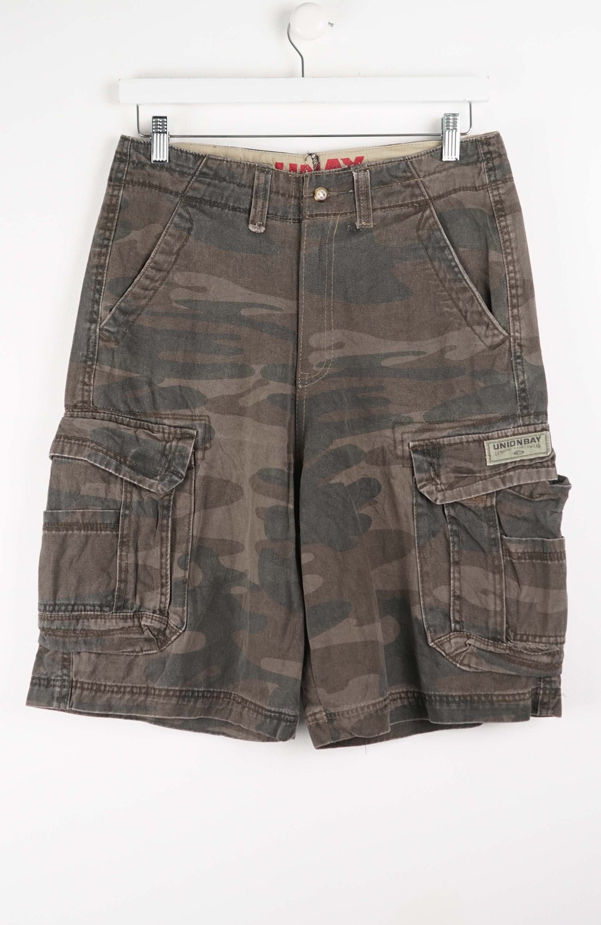 VINTAGE CAMO CARGO SHORTS W32