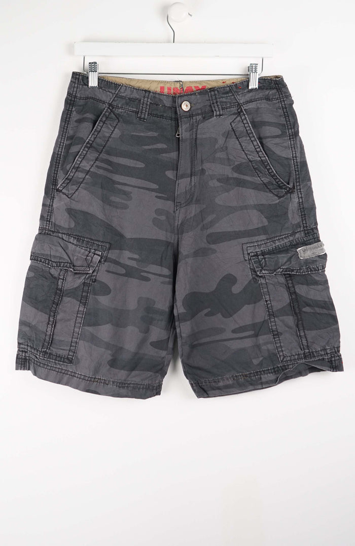 VINTAGE CAMO CARGO SHORTS W32