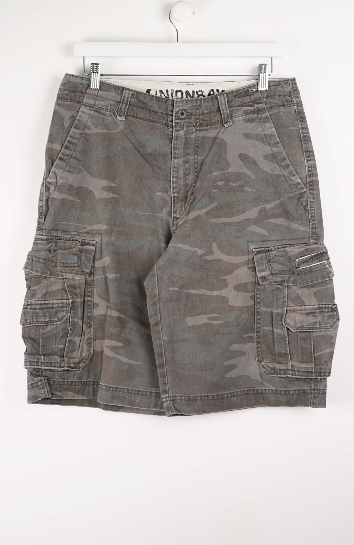 VINTAGE CAMO CARGO SHORTS W34