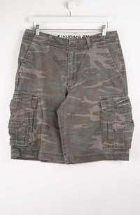 VINTAGE CAMO CARGO SHORTS W34
