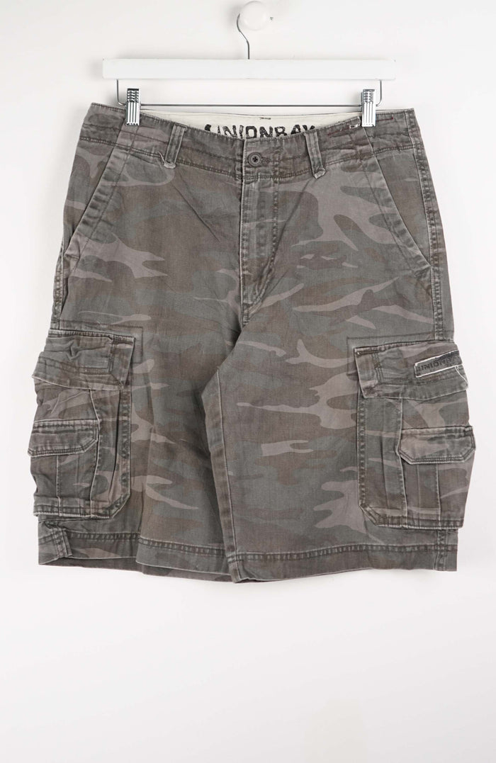 VINTAGE CAMO CARGO SHORTS W34