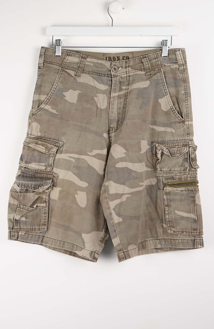 VINTAGE CAMO CARGO SHORTS W34