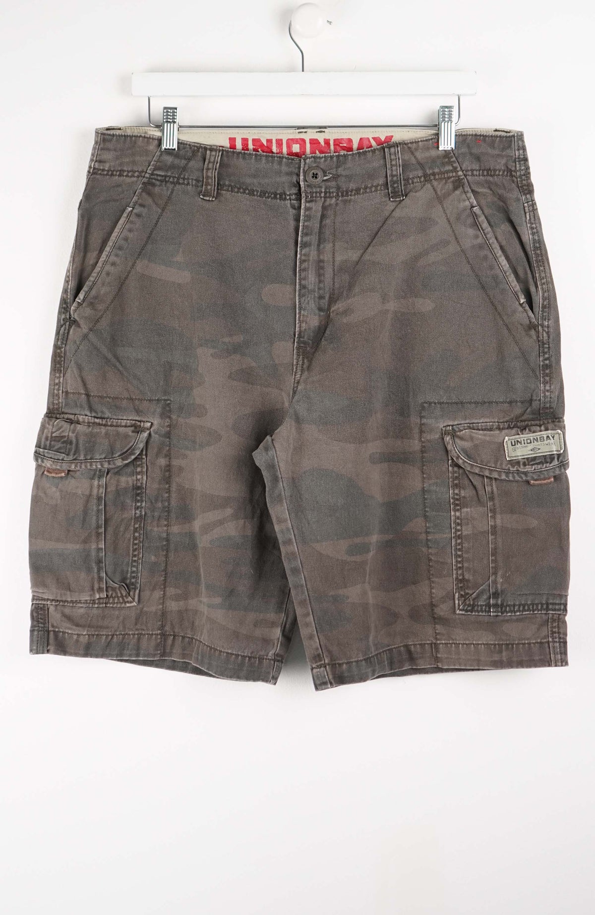 VINTAGE CAMO CARGO SHORTS W38