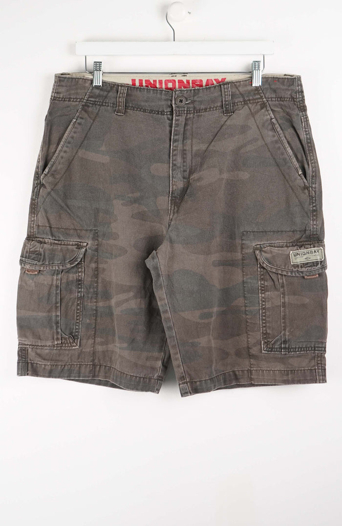 VINTAGE CAMO CARGO SHORTS W38
