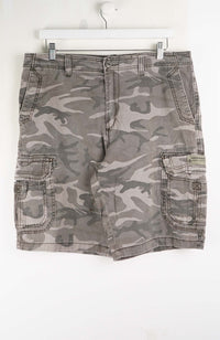 VINTAGE CAMO CARGO SHORTS W36