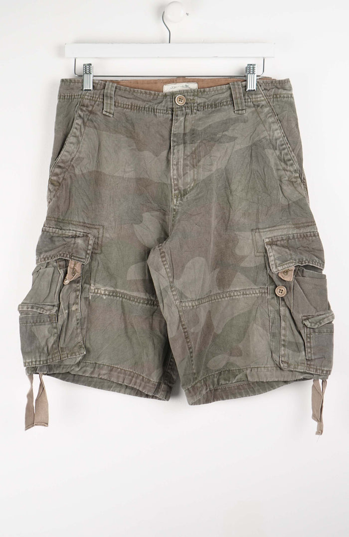 VINTAGE CAMO CARGO SHORTS W32