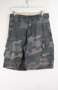 VINTAGE CAMO CARGO SHORTS W32