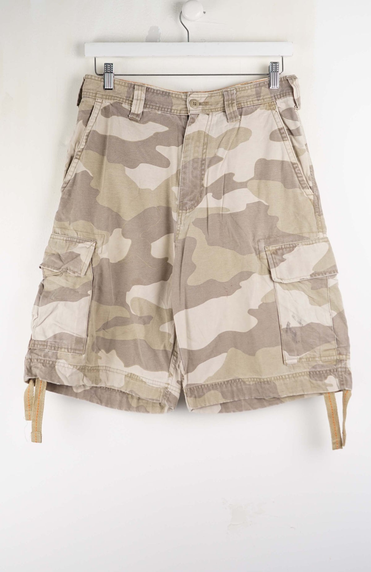 VINTAGE CAMO CARGO SHORTS W30