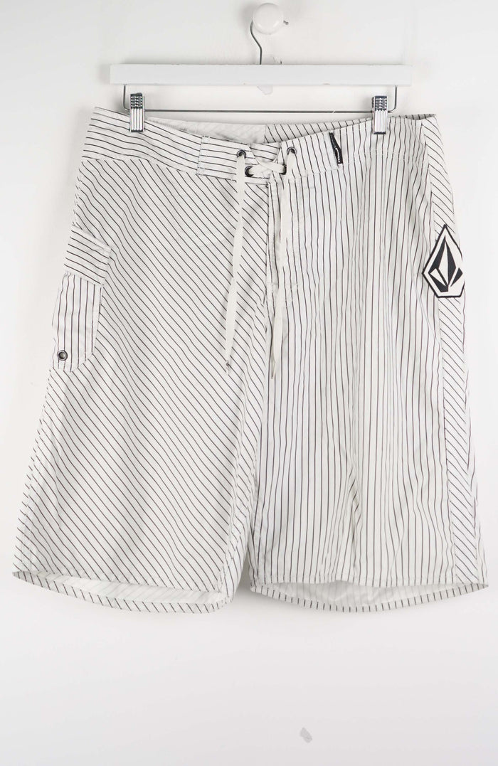 VINTAGE VOLCOM BOARD SHORTS W34