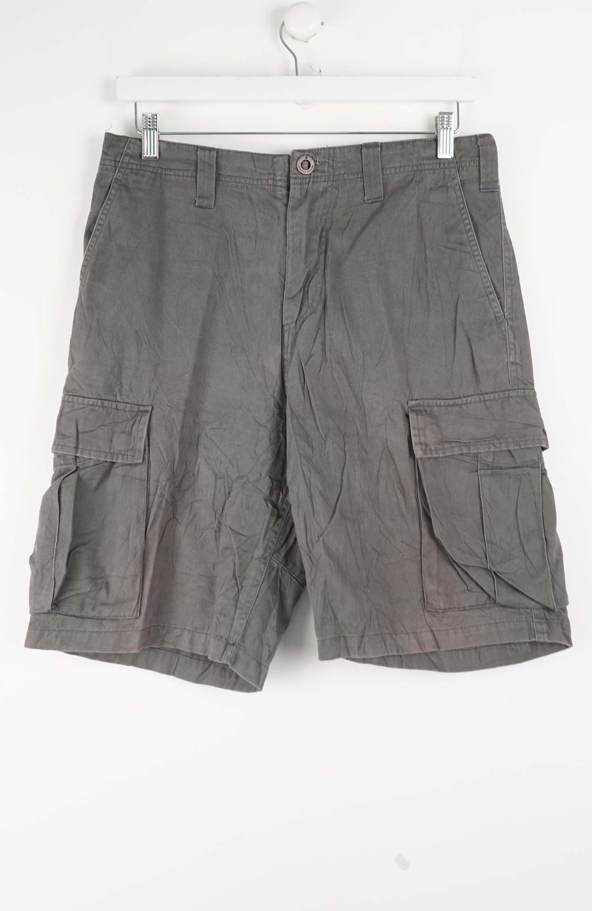 VINTAGE VOLCOM CARGO SHORTS W32