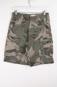 VINTAGE WRANGLER CAMO CARGO SHORTS W31